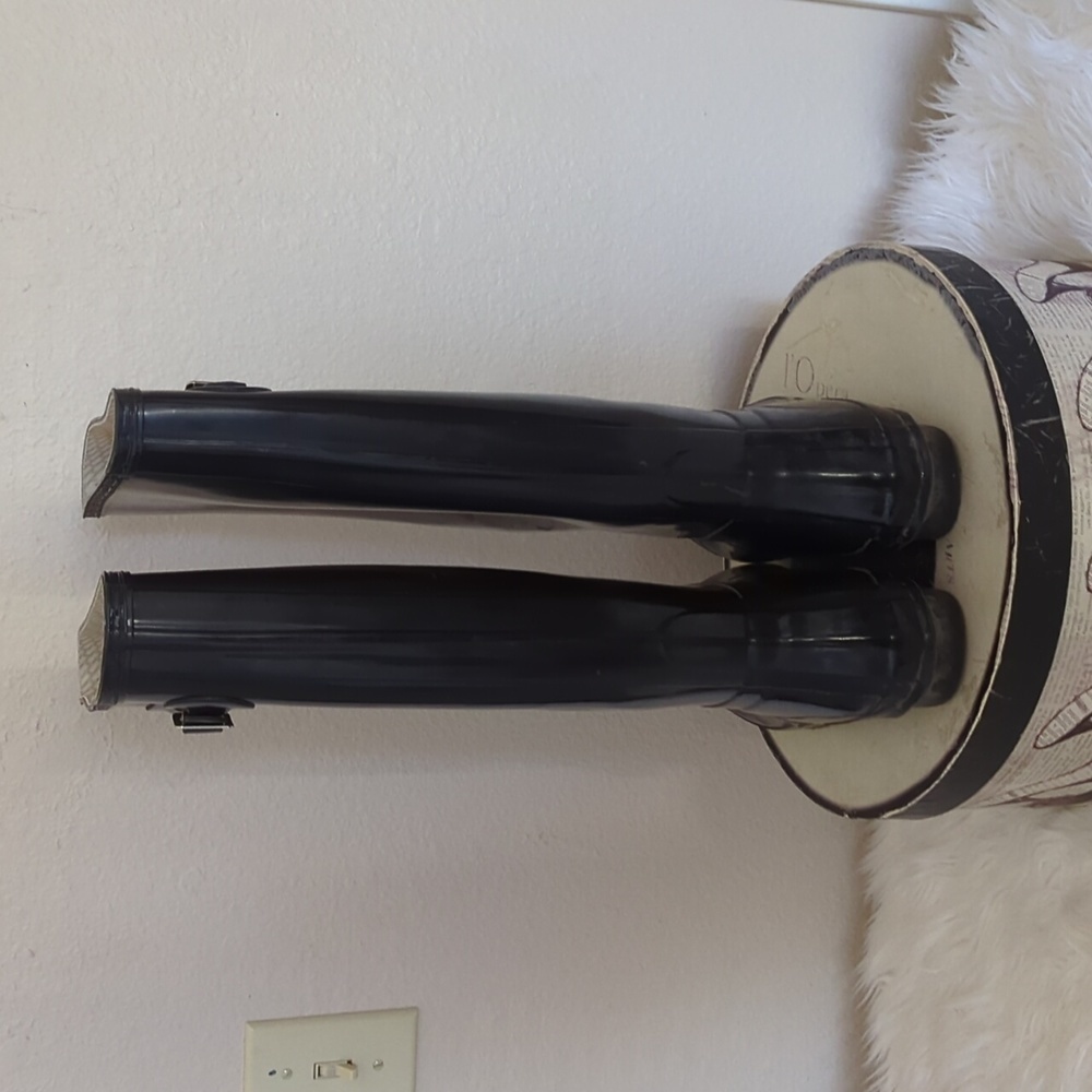- Hunter Original Black Glossy Outdoor Rain Boots. - Picture 6 of 9